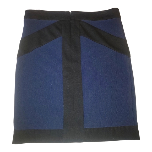 BCBGeneration Classic Short Navy with Black Accent Skirt Size 6 - Picture 2 of 6